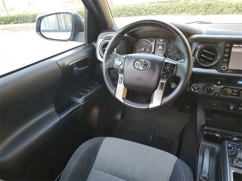 Used 2021 Toyota Tacoma TRD Off-Road image 15