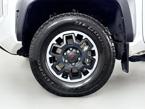 Used 2024 Toyota Tacoma TRD Off-Road w/ TRD Off Road Premium Package AWD/4WD image 43