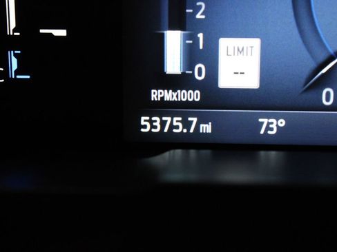 Used 2025 Ford Maverick Lobo AWD/4WD image 4