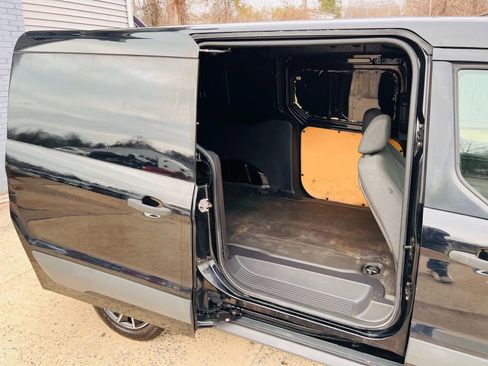 Used 2017 Ford Transit Connect XLT image 19