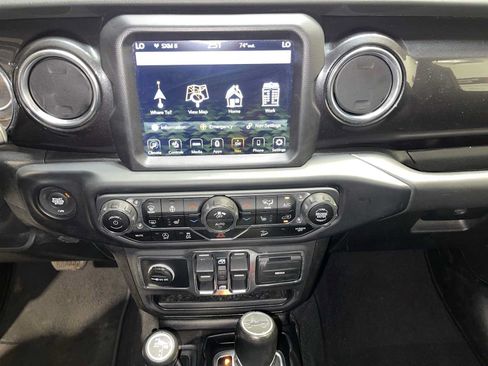 Used 2020 Jeep Wrangler Unlimited Sahara AWD/4WD image 16