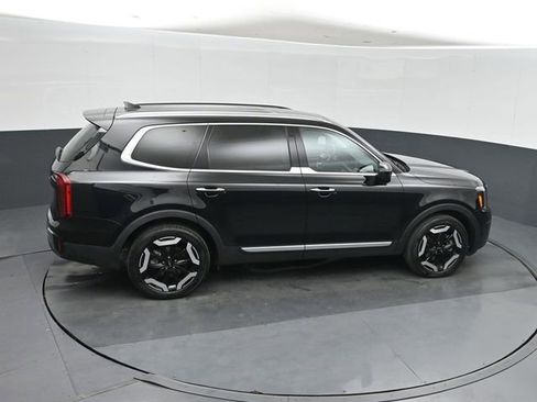 Used 2025 Kia Telluride S FWD image 30