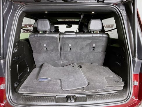 Used 2022 Jeep Wagoneer Series III w/ Premium Group I image 32