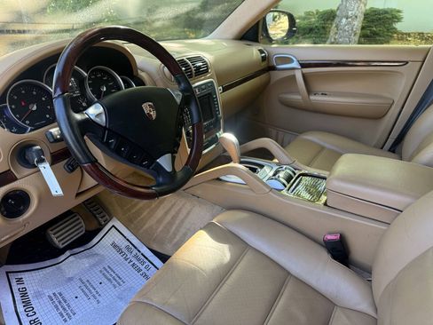 Used 2005 Porsche Cayenne Turbo AWD/4WD image 6