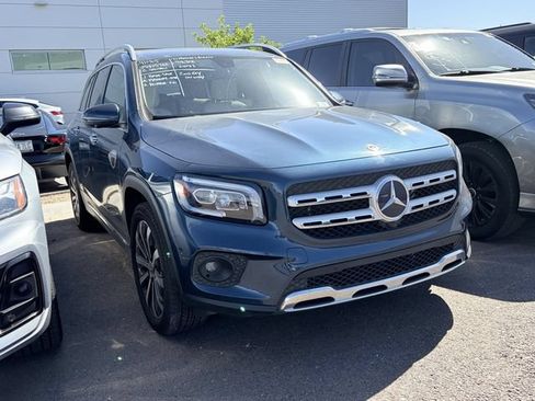 Used 2021 Mercedes-Benz GLB 250 4MATIC w/ Premium Package image 3