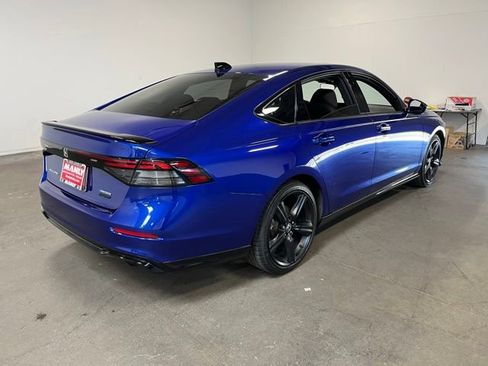 Used 2023 Honda Accord Sport image 3