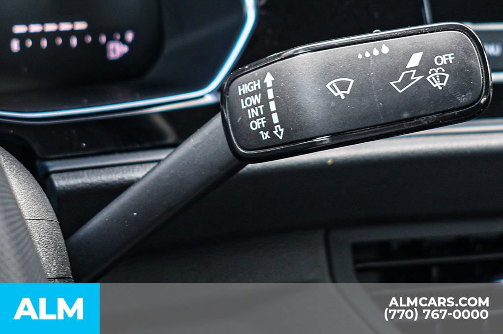Used 2024 Volkswagen Jetta SE FWD image 31