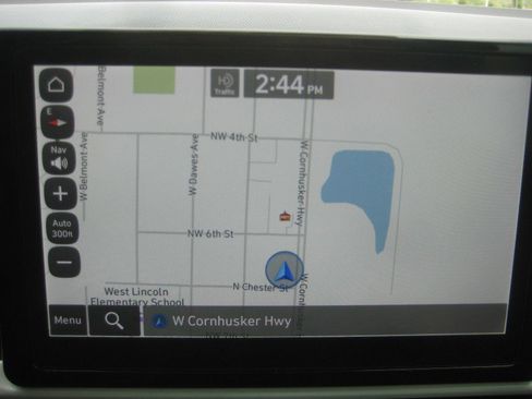 Used 2022 Hyundai Venue Limited image 22