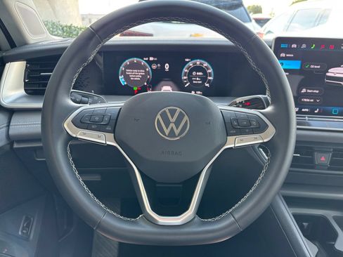 Used 2026 Volkswagen Tiguan SE FWD image 29