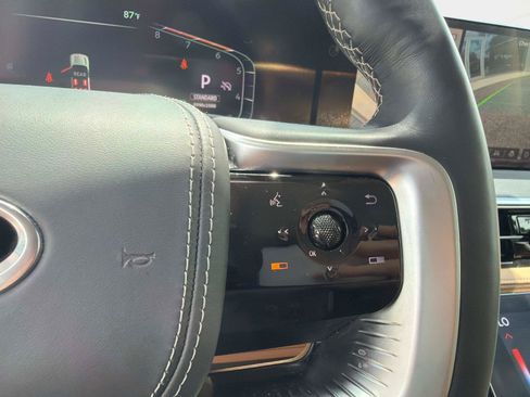 Used 2025 INFINITI QX80 Sensory AWD/4WD image 29