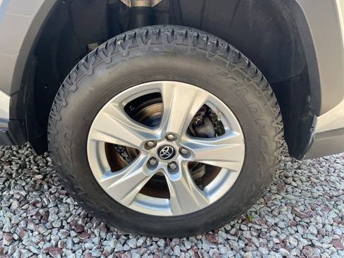 Used 2019 Toyota RAV4 XLE AWD/4WD image 19