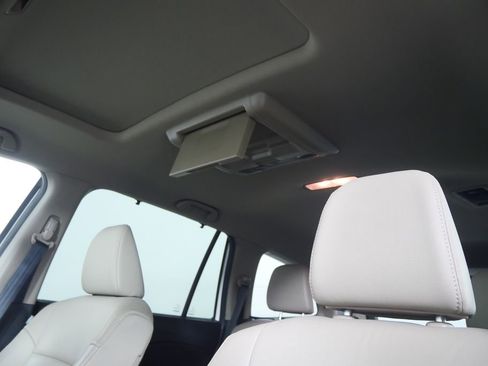 Used 2017 Honda Pilot Touring image 12