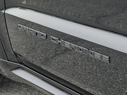 Used 2021 Jeep Grand Cherokee High Altitude AWD/4WD image 33