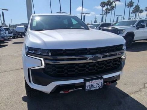 Certified 2022 Chevrolet Suburban Z71 w/ Luxury Package AWD/4WD image 3