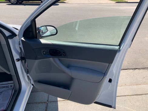 Used 2005 Ford Focus SE image 11