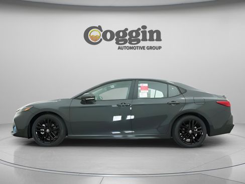 New 2026 Toyota Camry SE image 11