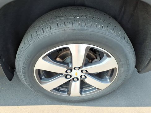 Used 2023 Chevrolet Traverse LT w/ LT Premium Package AWD/4WD image 21