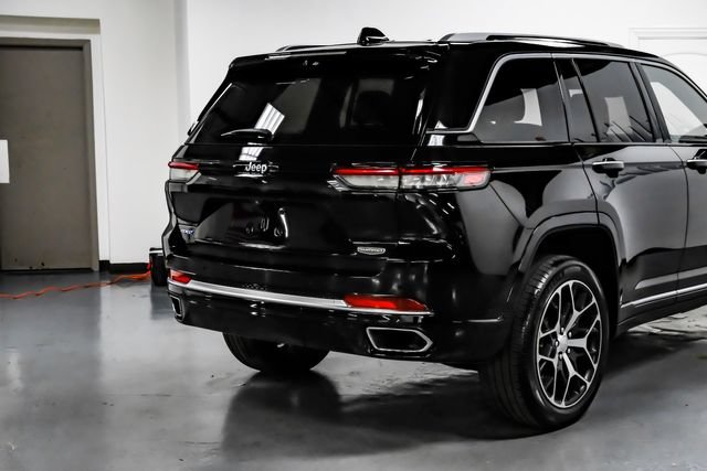 Used 2022 Jeep Grand Cherokee Summit AWD/4WD image 13