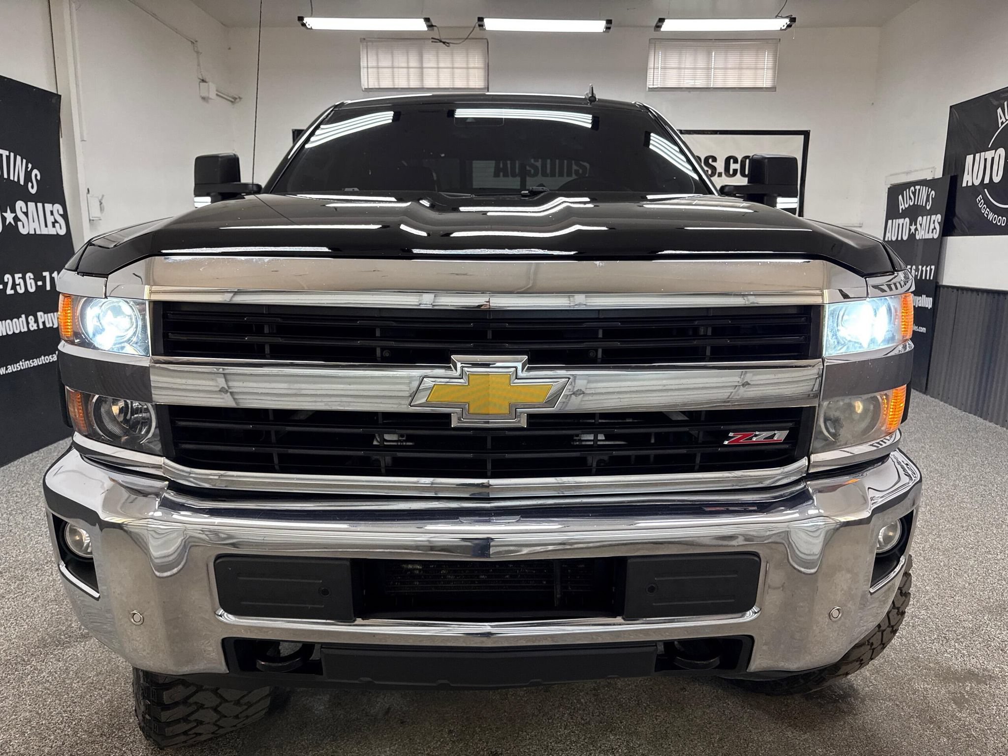 Used 2015 Chevrolet Silverado 3500 LTZ AWD/4WD image 5