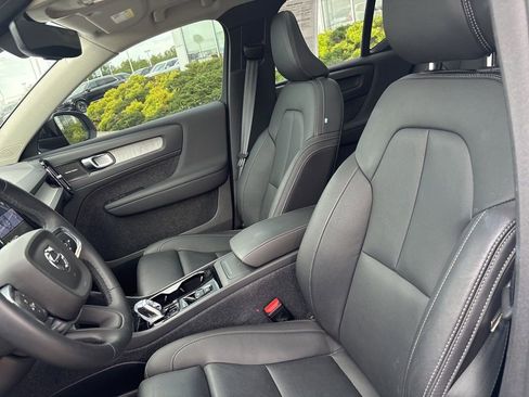 Used 2024 Volvo XC40 B5 Plus w/ Protection Package Premier AWD/4WD image 18