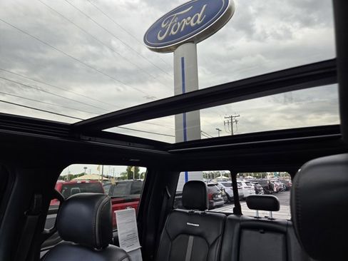 Used 2022 Ford F250 Platinum AWD/4WD image 18