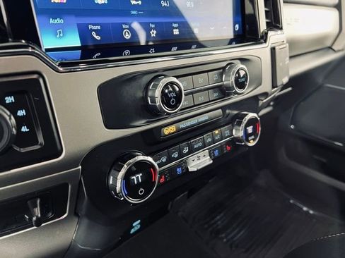 Used 2022 Ford F350 Lariat w/ Chrome Package AWD/4WD image 28