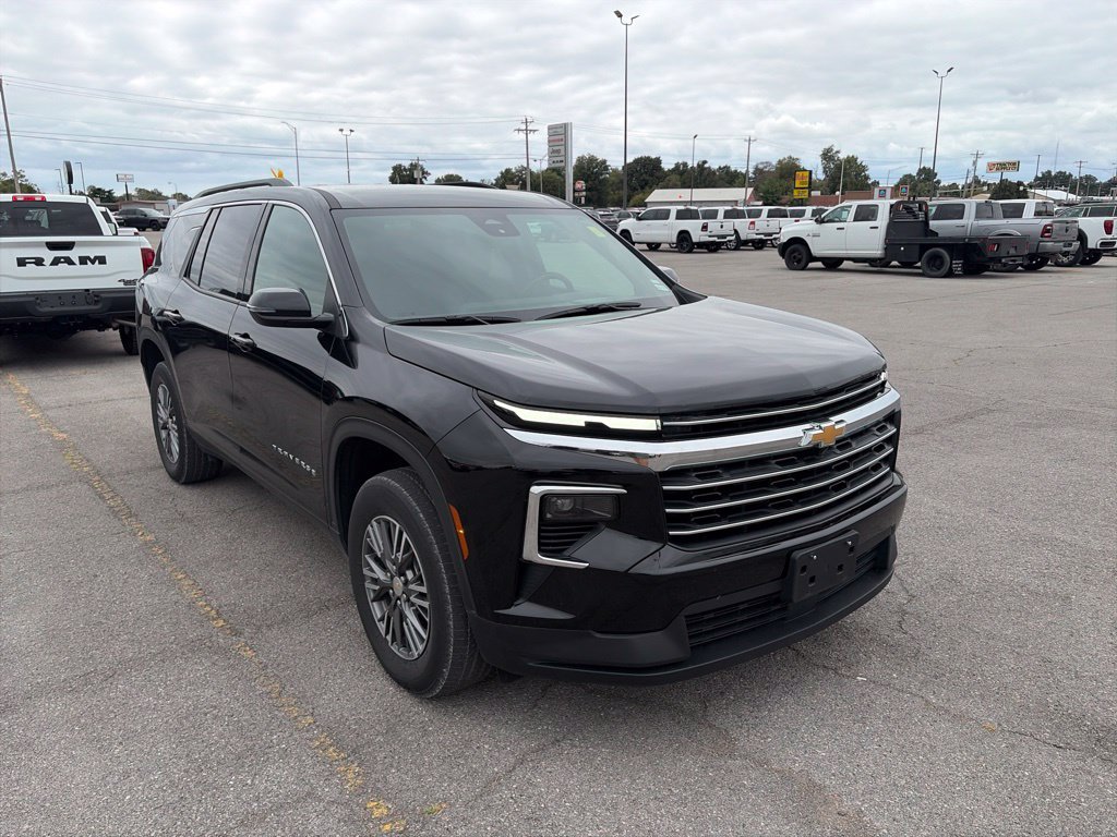 Used 2026 Chevrolet Traverse LT FWD image 8