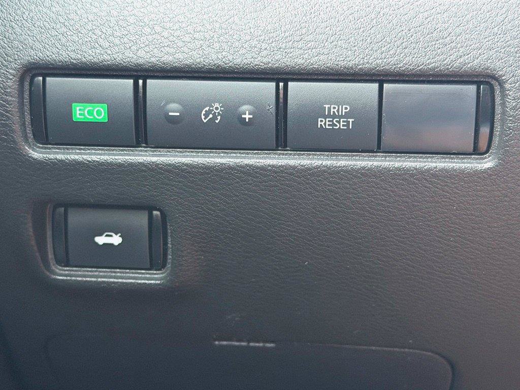 Used 2024 Nissan Sentra SV FWD image 23