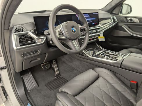 New 2026 BMW X7 xDrive40i w/ Executive Package image 4