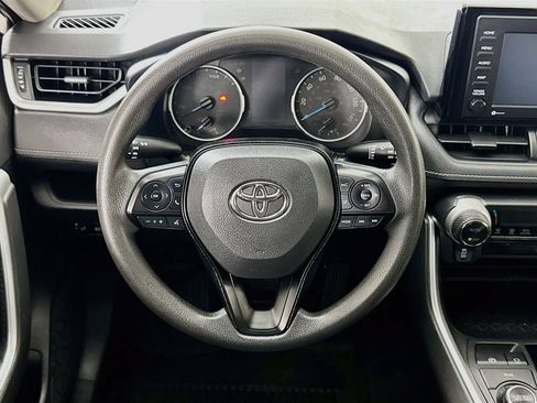 Certified 2021 Toyota RAV4 LE AWD/4WD image 4