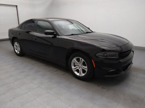 Used 2022 Dodge Charger SXT w/ Driver Convenience Group image 11