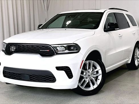 Used 2024 Dodge Durango GT RWD image 12