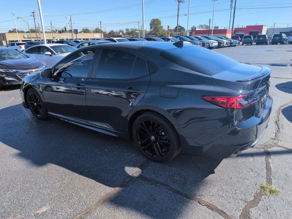 Used 2025 Toyota Camry SE FWD image 3