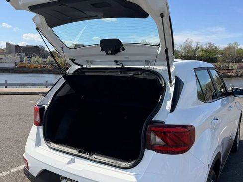 Used 2024 Hyundai Venue SE image 47