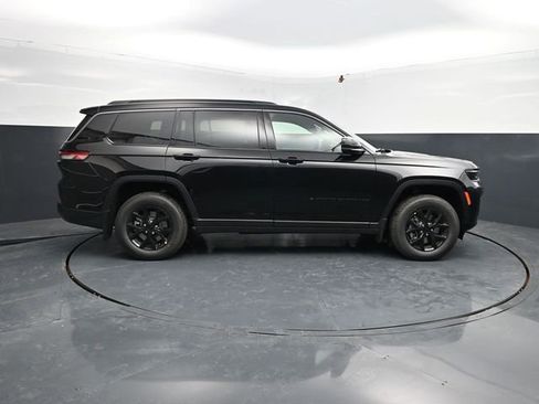 New 2026 Jeep Grand Cherokee L 4WD image 11