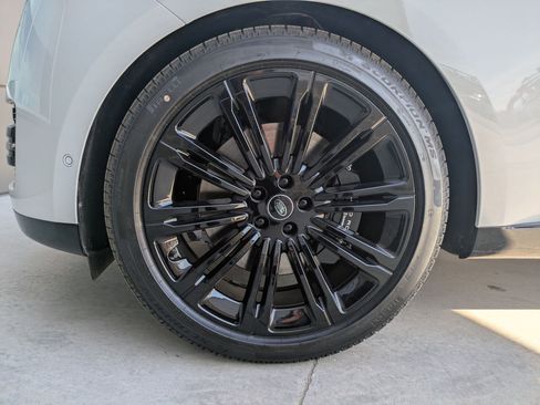 New 2025 Land Rover Range Rover Autobiography image 25