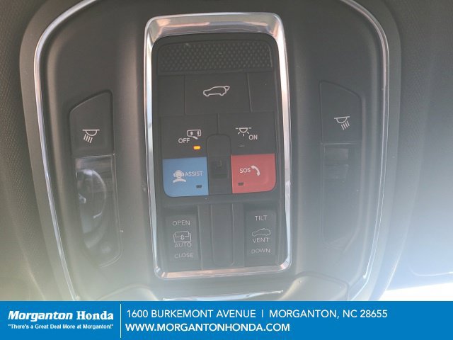 Used 2023 Jeep Grand Cherokee Altitude AWD/4WD image 25