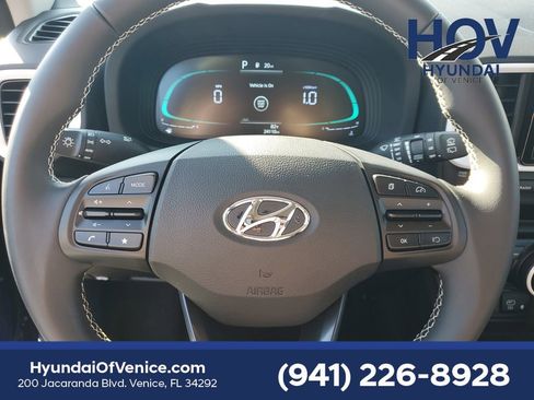 Certified 2023 Hyundai Venue Limited image 30