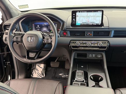 Used 2025 Honda Pilot Black Edition image 29