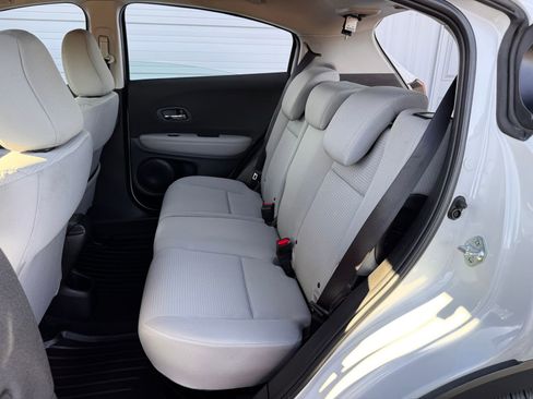 Certified 2022 Honda HR-V LX image 27