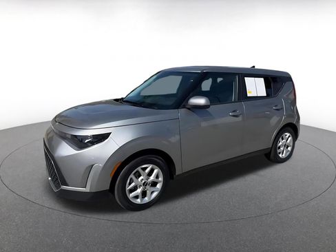 Used 2025 Kia Soul LX w/ LX Technology Package image 8