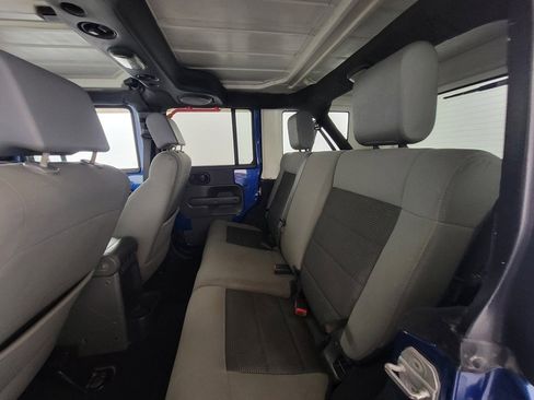 Used 2010 Jeep Wrangler Unlimited Sport image 13