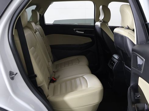 Used 2016 Ford Edge SEL w/ Equipment Group 201A image 24