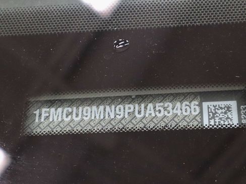 Certified 2023 Ford Escape ST-Line w/ Tech Pack #1 image 34