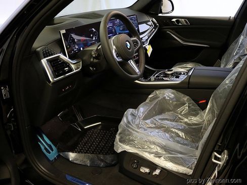 Used 2026 BMW X5 M60i image 10