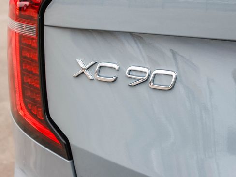 New 2026 Volvo XC90 T8 Ultra w/ Protection Package Premier image 12