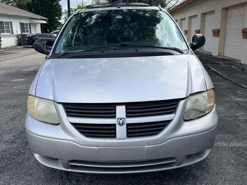 Used 2007 Dodge Caravan SXT image 2