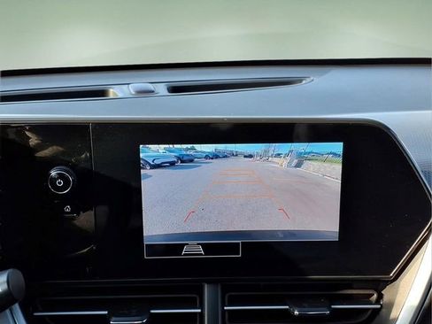 Used 2025 Chevrolet Trax LS w/ LS Convenience Package image 19