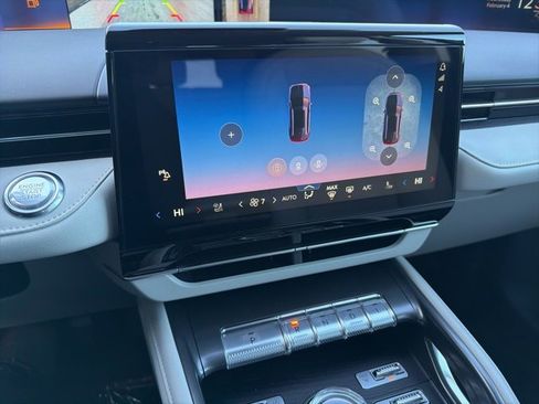 New 2026 Lincoln Nautilus Reserve w/ Jet Appearance Package image 18