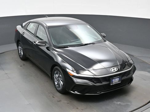 Certified 2026 Hyundai Elantra Hybrid FWD image 38